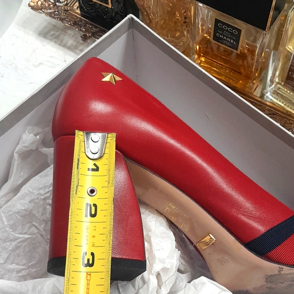 Gucci Luxury Star Adornment Shoes! - Picture 15 of 16